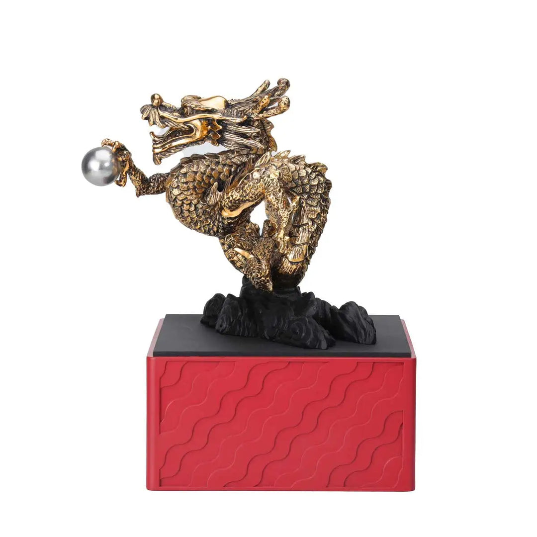 Royal Selangor 2024 Year of the Dragon - Figurine — close-up