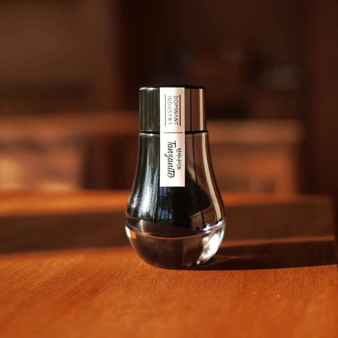 Dominant Industry Pearl 25ml Ink Bottle Tanzanite 018 — bottle front