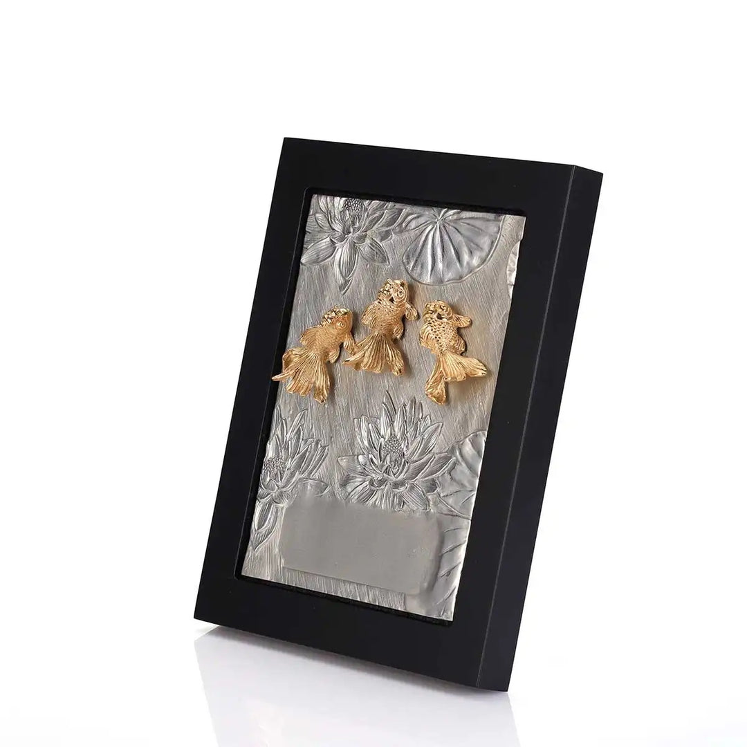 Royal Selangor Three Goldfish Plaque — detail view