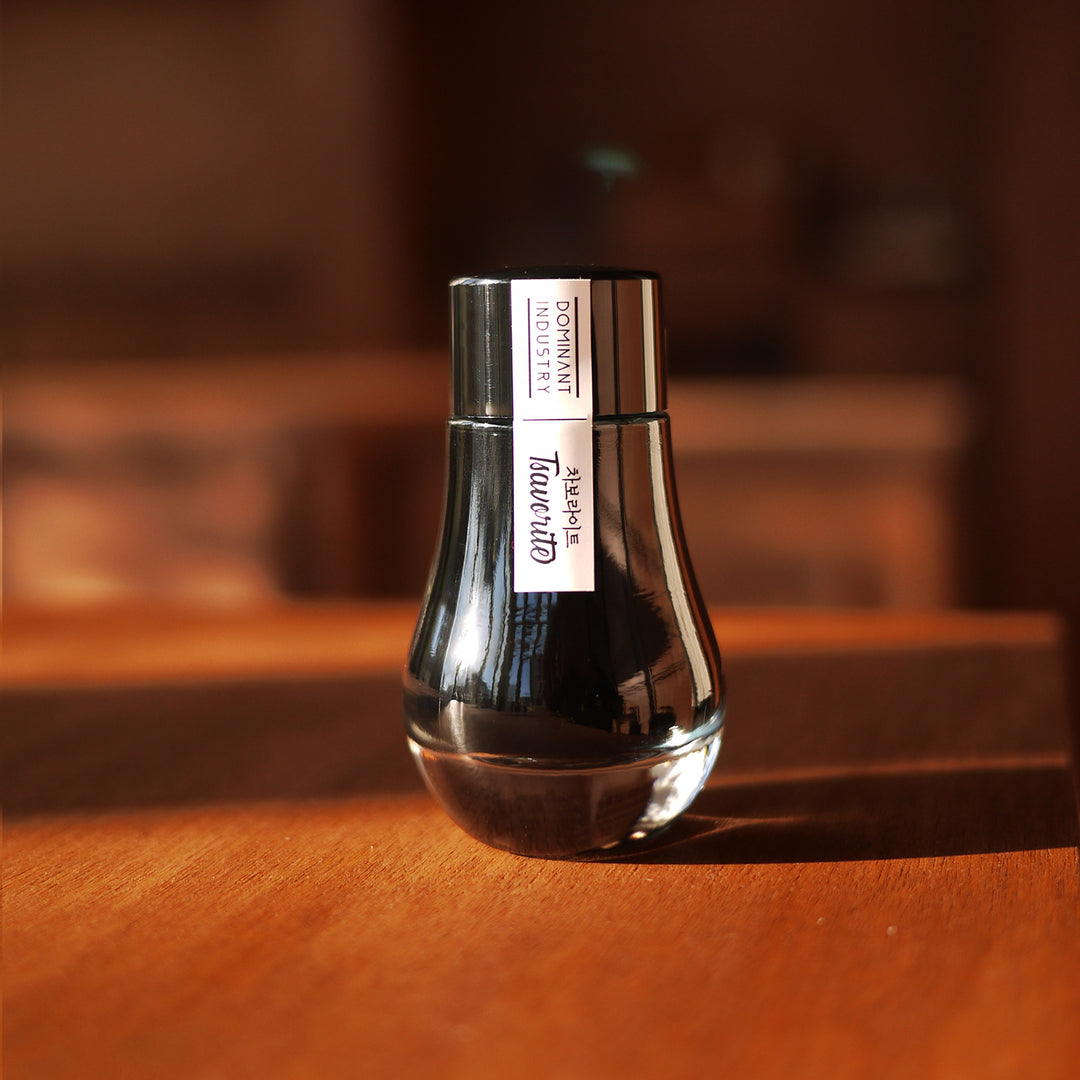 Dominant Industry Standard 25ml Ink Bottle Tsavorite 112 — bottle front