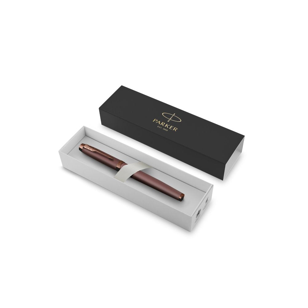 Parker IM PROFESSIONAL Fountain Pen - Monochrome Burgundy — flat lay