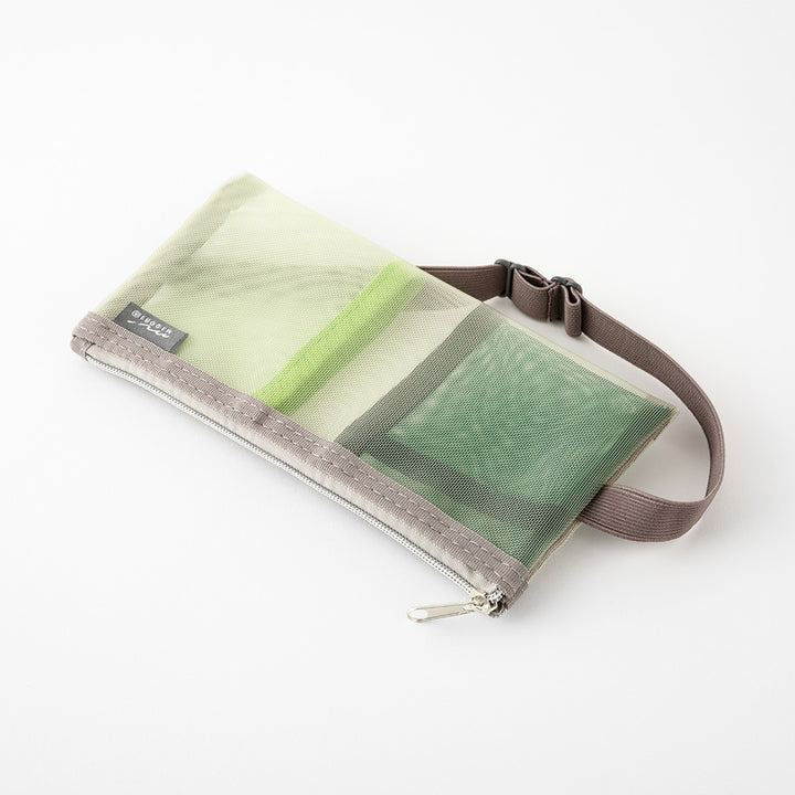 Midori Book Band Pen Case (B6-A5) - Mesh Green — detail view