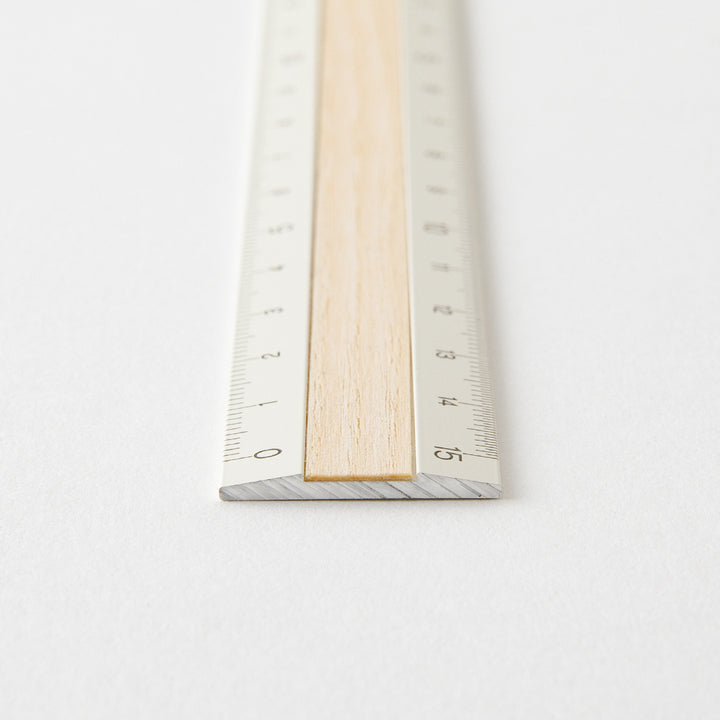 Midori Aluminum Wooden Ruler 15cm - Ivory — detail view