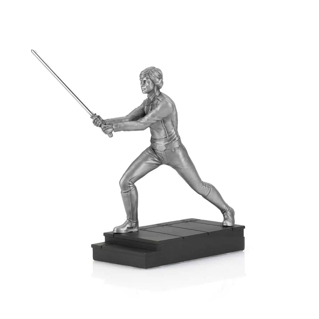 Royal Selangor Starwars Figurine - Luke Skywalker Lightsaber Duel — close-up