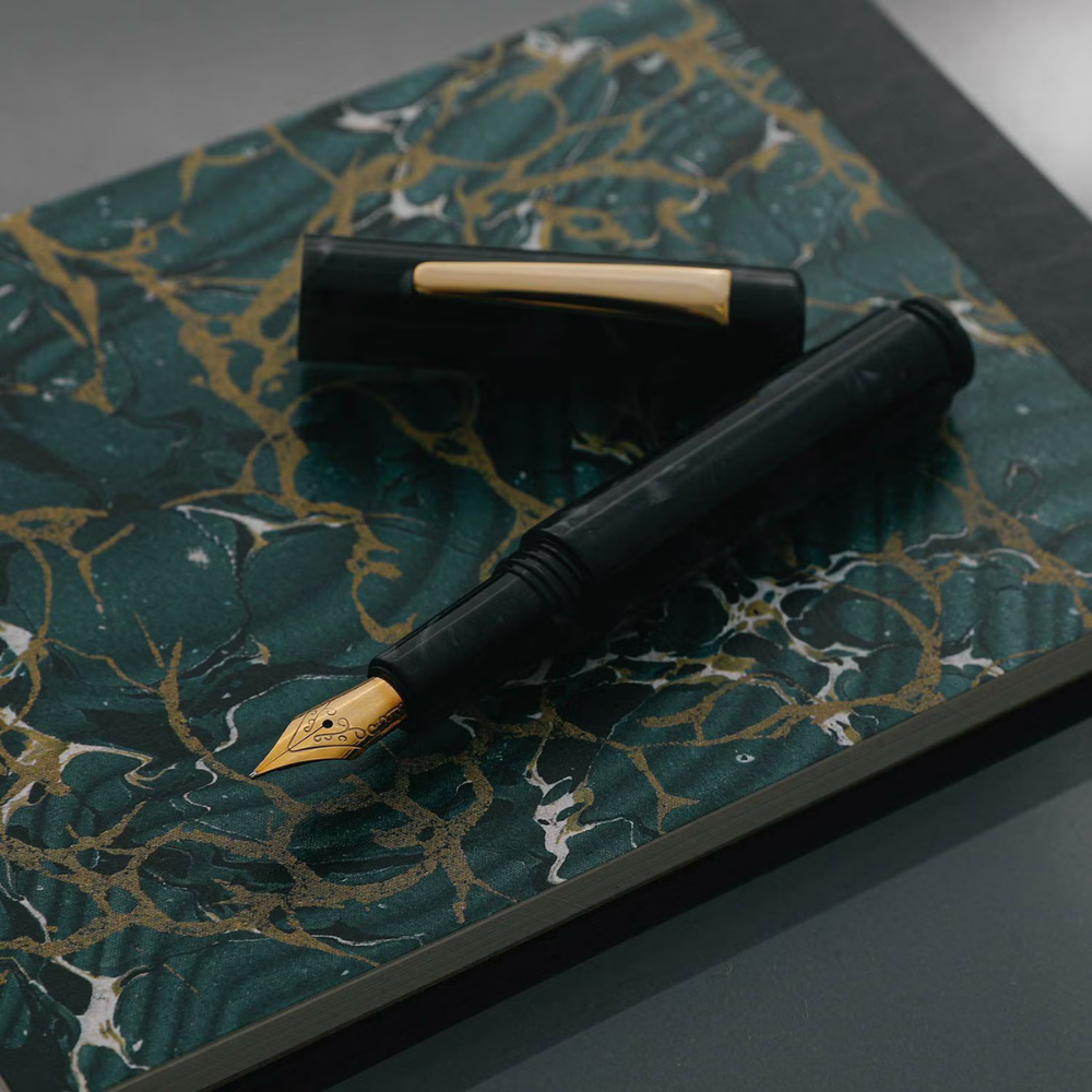 Hightide Attaché Marbled Fountain Pen - Black — with packaging