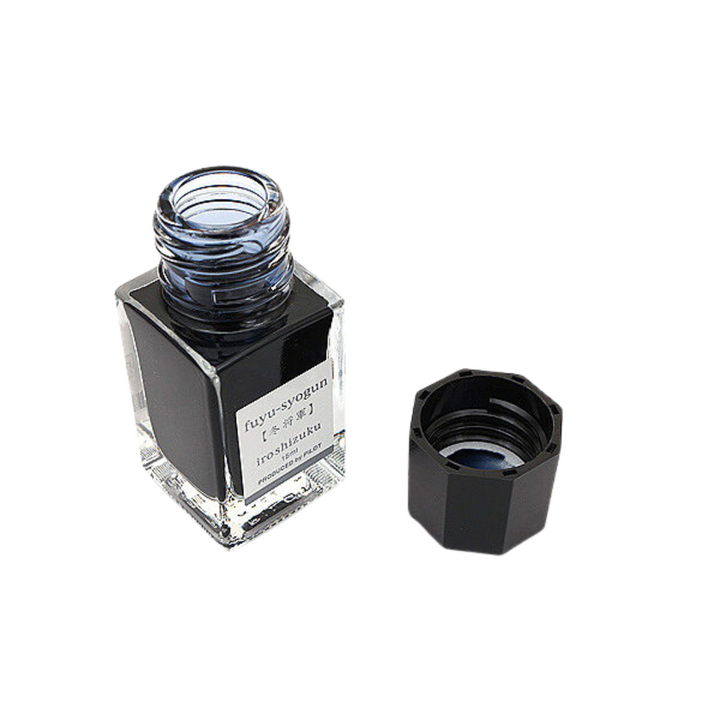 Pilot Iroshizuku 15ml Ink Bottle - Fuyu-syogun (Light Cool Gray) — cap detail