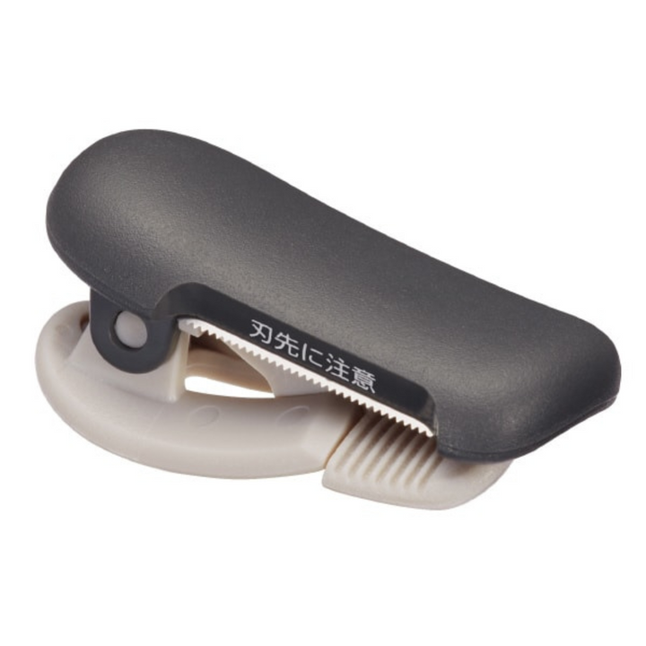 (DC) Kokuyo Me Clip-Type Tape Cutter (10-15mm) - Grayish Black — roll front