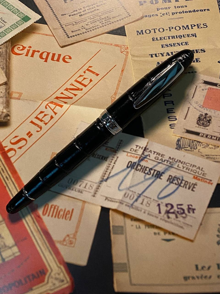 Luxo Limited Edition Leather Fountain Pen - Black (Fine Nib) — capped