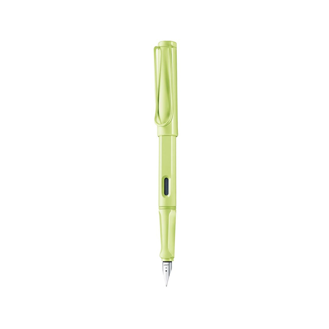 LAMY Safari Deelite Fountain Pen - Spring Green (Special Edition) — flat lay