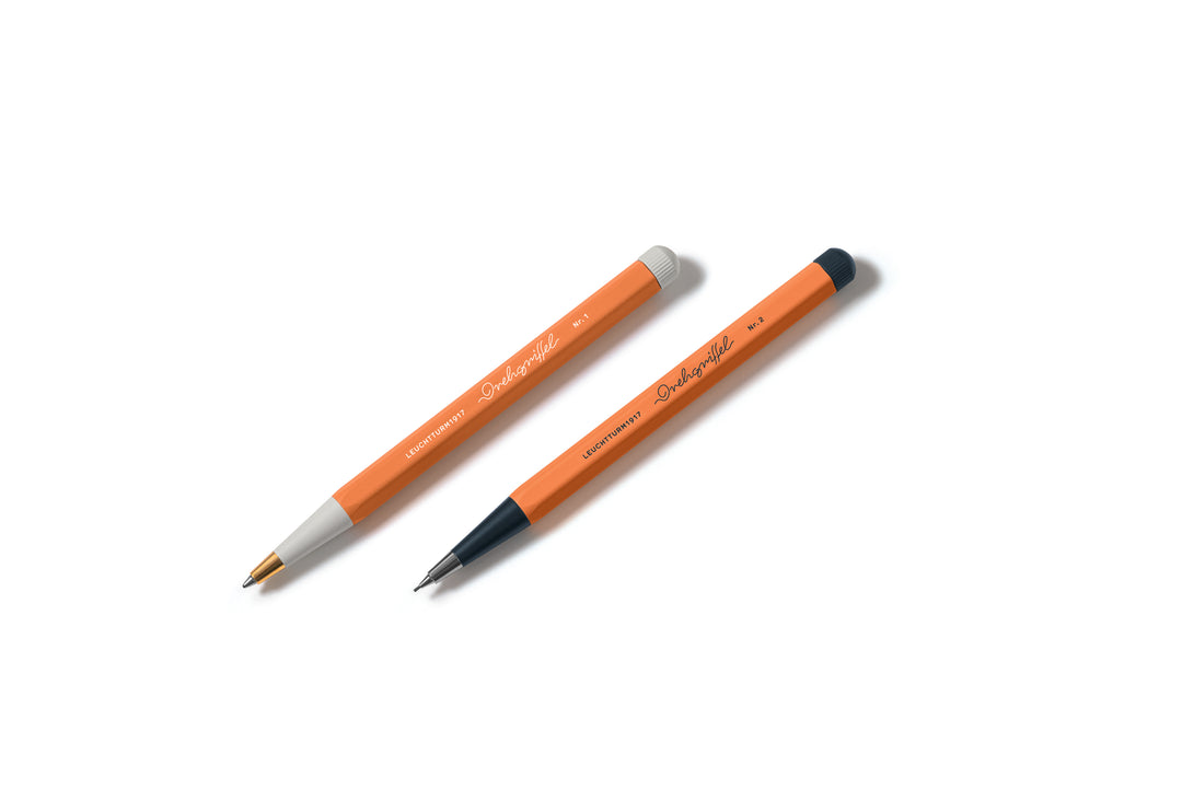 Leuchtturm1917 Recombine Drehgriffel Nr. 1 Gel Pen - Apricot — in use