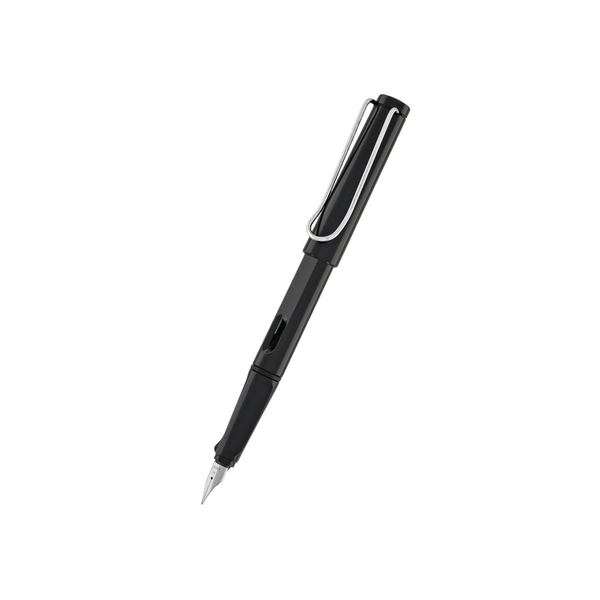 Lamy Safari Fountain Pen Black — capped