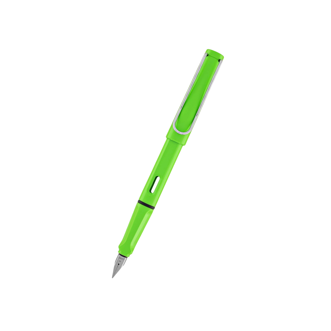 Lamy Safari Fountain Pen Green — uncapped with cap posted