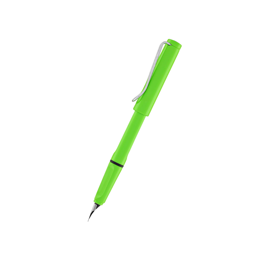 Lamy Safari Fountain Pen Green — nib close-up