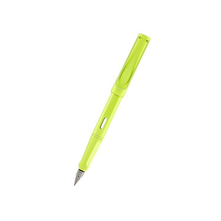 LAMY Safari Deelite Fountain Pen - Spring Green (Special Edition) — uncapped with cap posted
