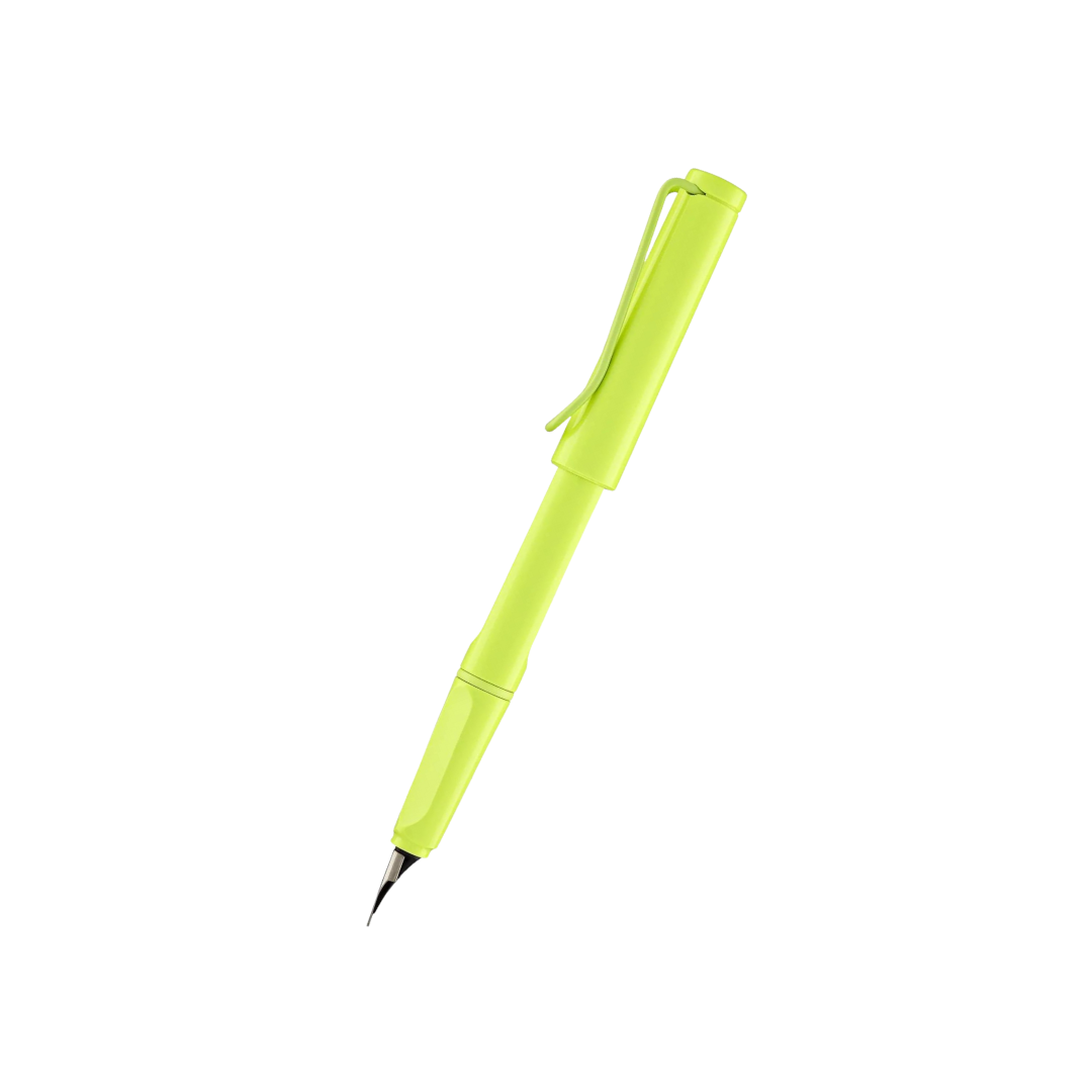 LAMY Safari Deelite Fountain Pen - Spring Green (Special Edition) — nib close-up