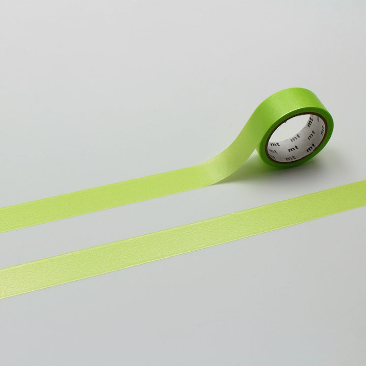 MT 1P Kamoi Washi Tape - Silky Light Green — roll front