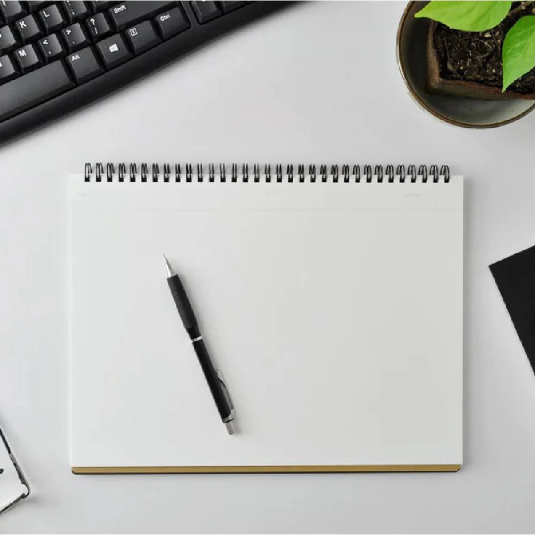 Maruman Mnemosyne A4 Notebook - Landscape / Blank (Black) — close-up