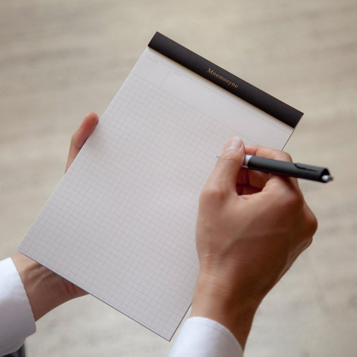 Maruman Mnemosyne A4 Notepad - Graph (Black) — in use