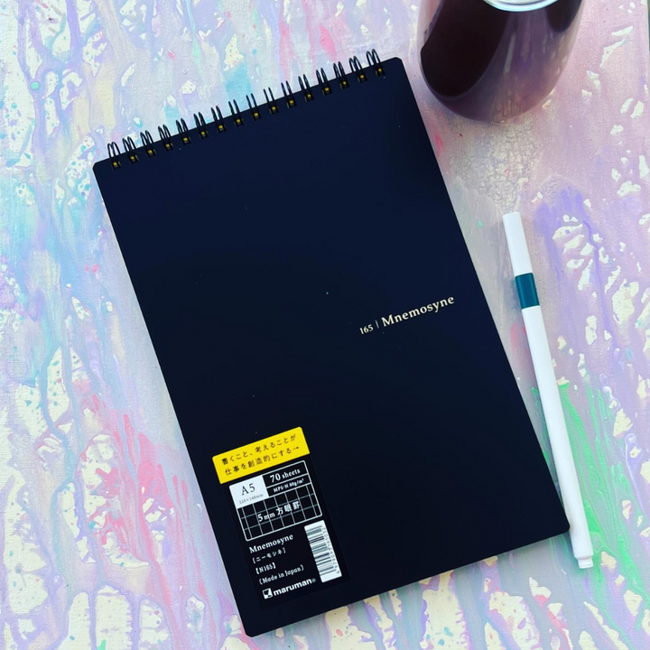 Maruman Mnemosyne A5 Memo Pad - Graph (Black) — close-up