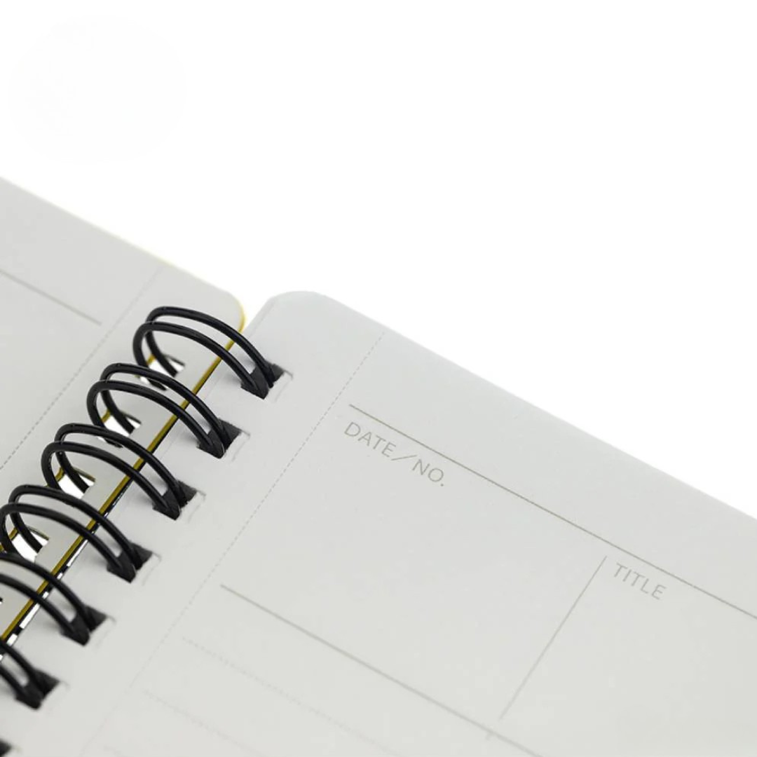 Maruman Mnemosyne B5 Notebook - Lined (Black) — close-up