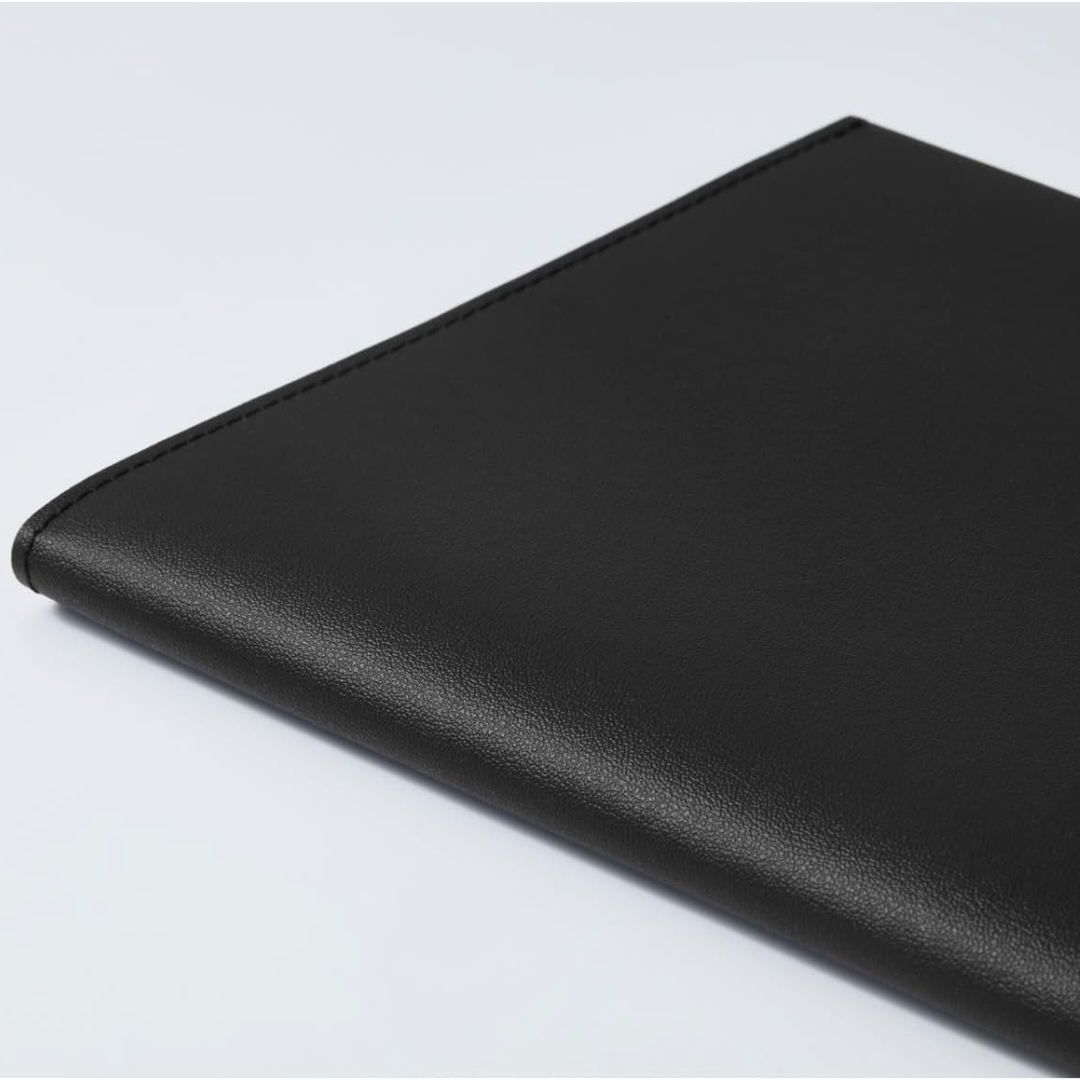 Maruman Mnemosyne Notepad Holder with A5 Ruled Notepad (Black) — flat lay
