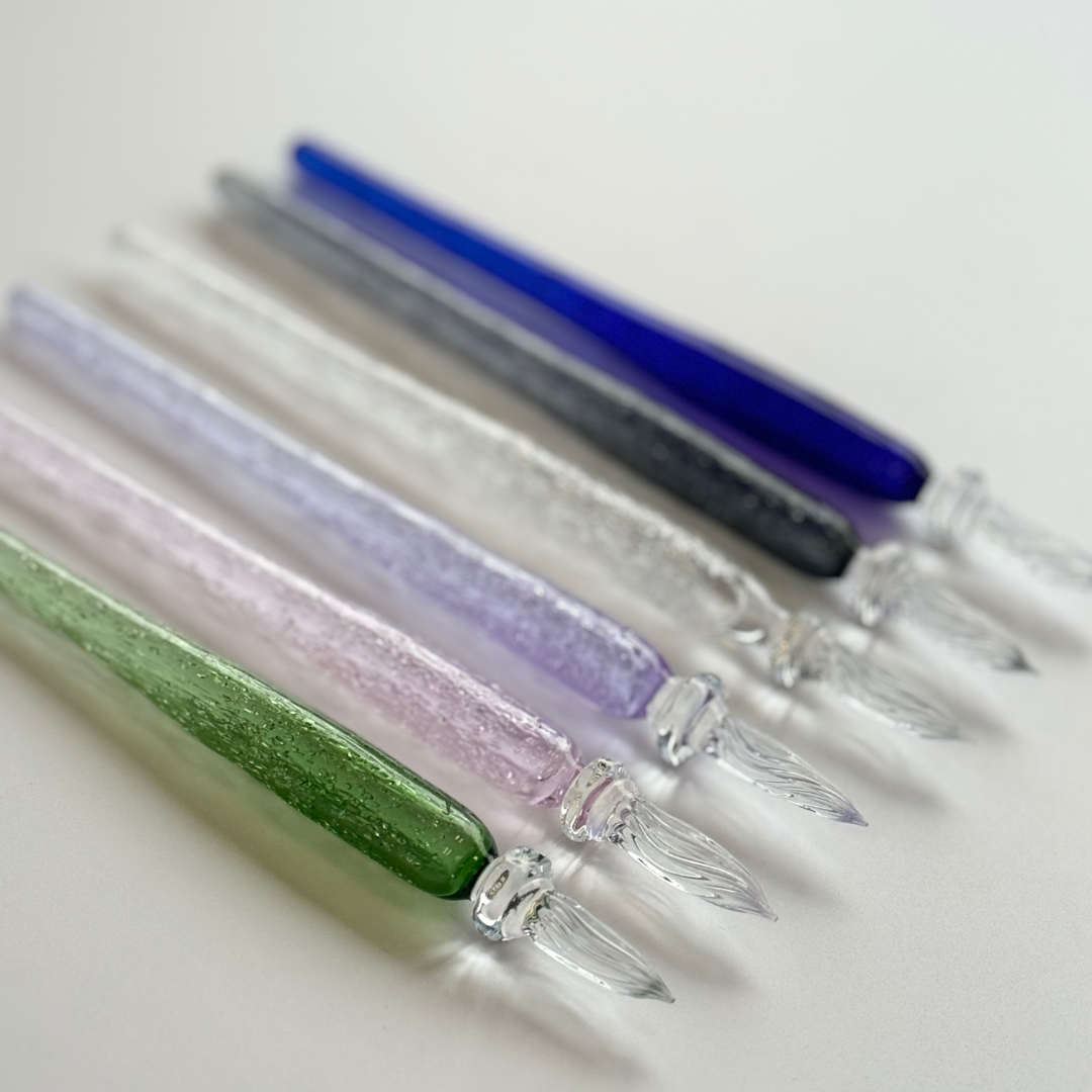 Matsubokkuri Tsubutsubu Glass Fountain Pen - Clear — flat lay