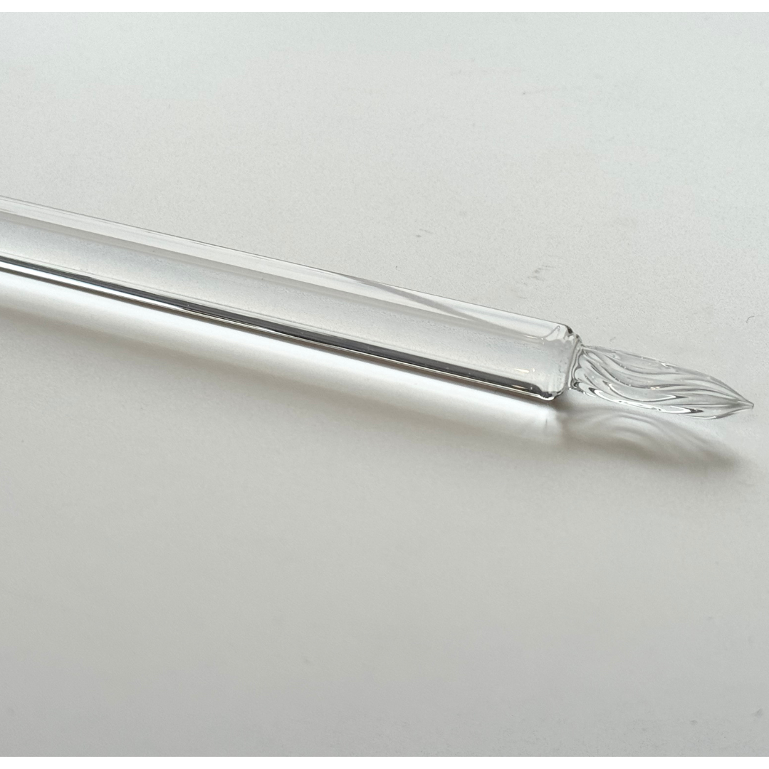 Matsubokkuri Tsubutsubu Glass Fountain Pen - Clear — flat lay