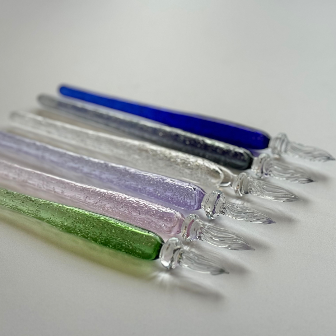 Matsubokkuri Tsubutsubu Glass Fountain Pen - Blue — flat lay