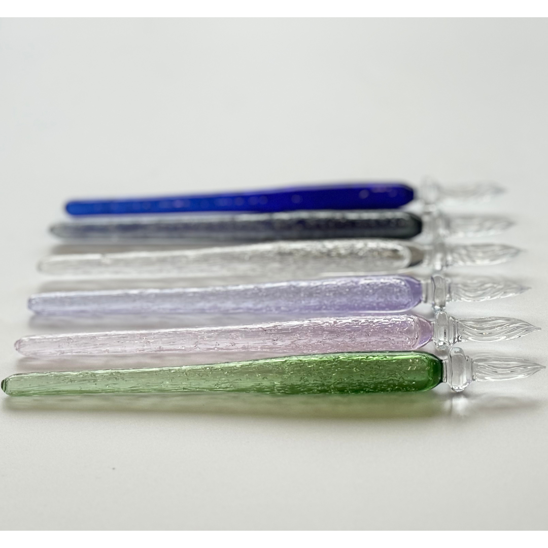 Matsubokkuri Tsubutsubu Glass Fountain Pen - Pink — flat lay