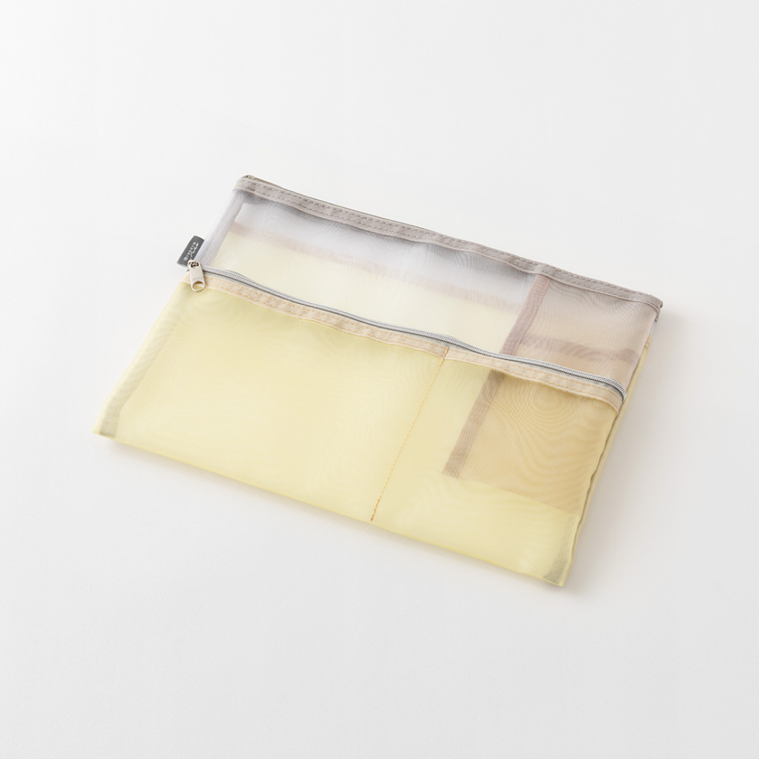 Midori Pen &amp; Tool Pouch (B5) Mesh - Beige — in use