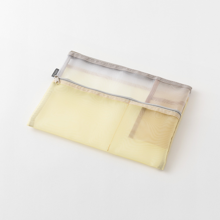 Midori Pen &amp; Tool Pouch (B5) Mesh - Beige — in use