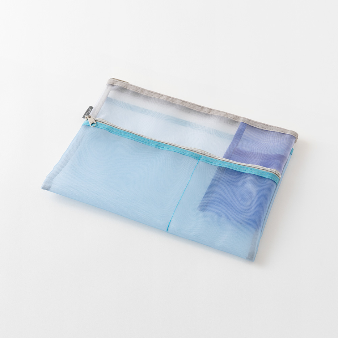 Midori Pen &amp; Tool Pouch (B5) Mesh - Light Blue — detail view