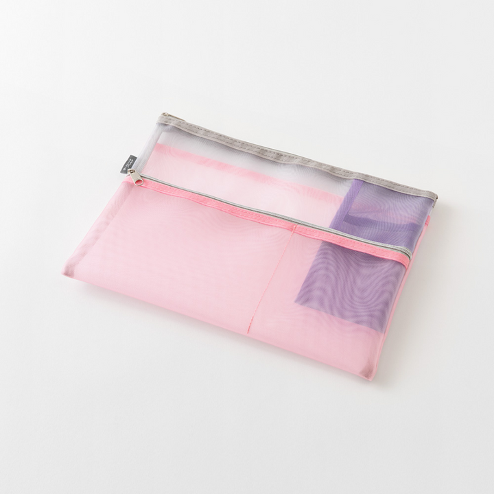 Midori Pen &amp; Tool Pouch (B5) Mesh - Pink — in use