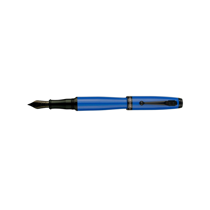 Monteverde Invincia Color Fusion Fountain Pen Thunderbird Blue — nib close-up