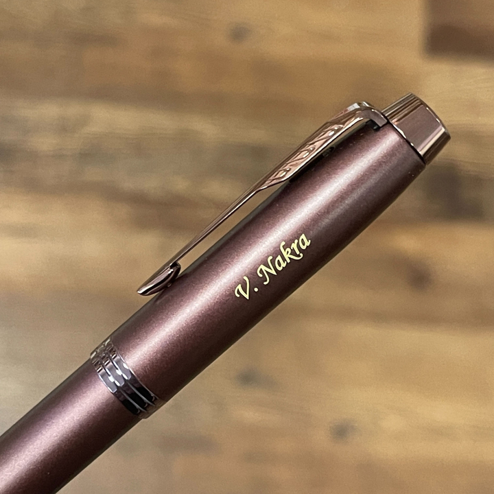 Parker IM PROFESSIONAL Fountain Pen - Monochrome Burgundy — flat lay