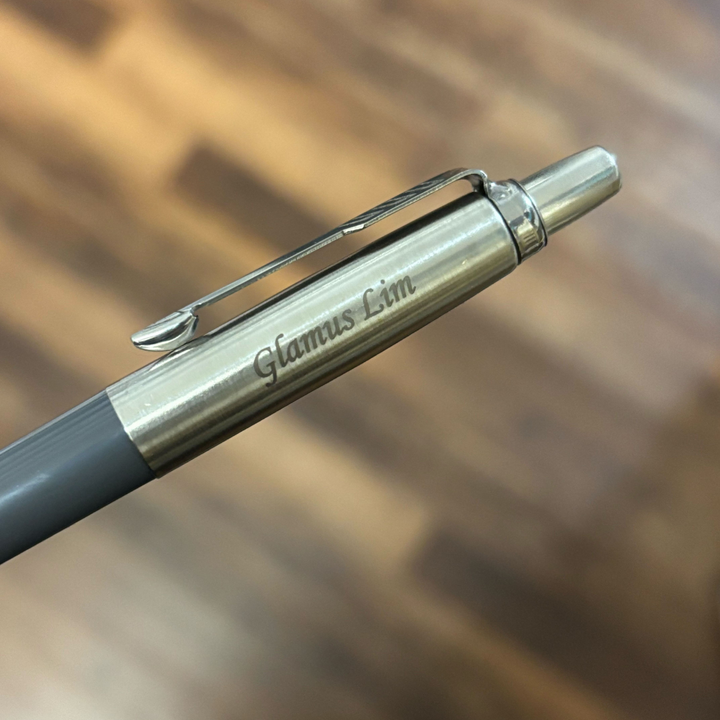 Parker Jotter Originals Ballpoint Pen - Iron Grey — flat lay