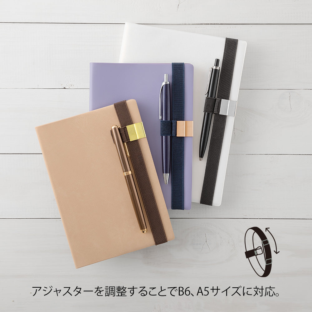 Midori Penholder Band (B6〜A5) - Navy Blue — in use