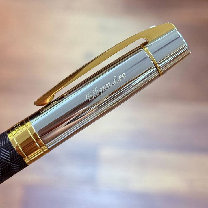 Sheaffer 300 E9347 Engraved Matt Black With Gold Trims Rollerball Pen (WW30) — flat lay