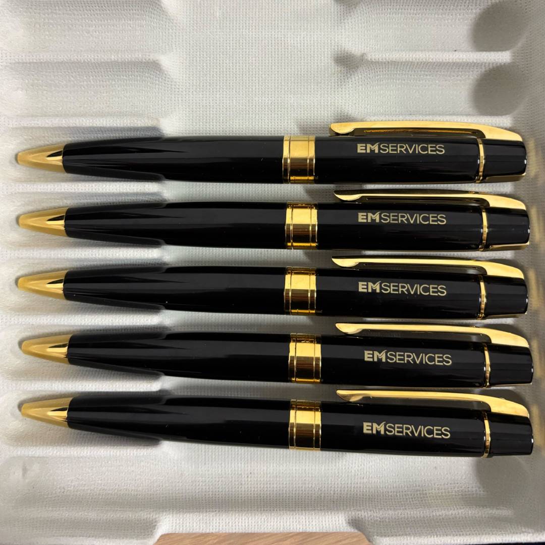 Personalized Name Engraving On Sheaffer 300 E9325 Ballpoint Pen - Glossy Black with Gold-tone Trims
