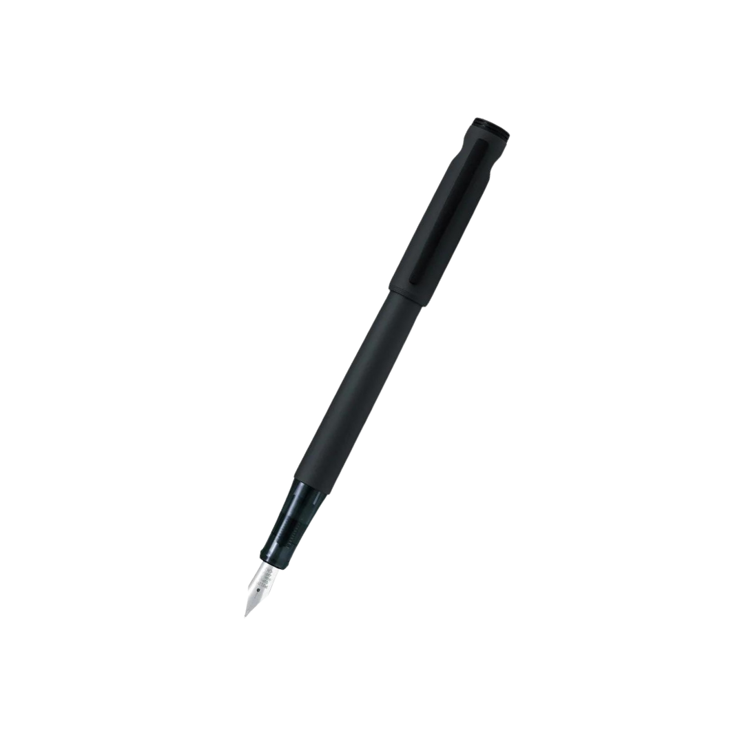 Pilot LIGHTIVE Fountain Pen - Matte Black — capped