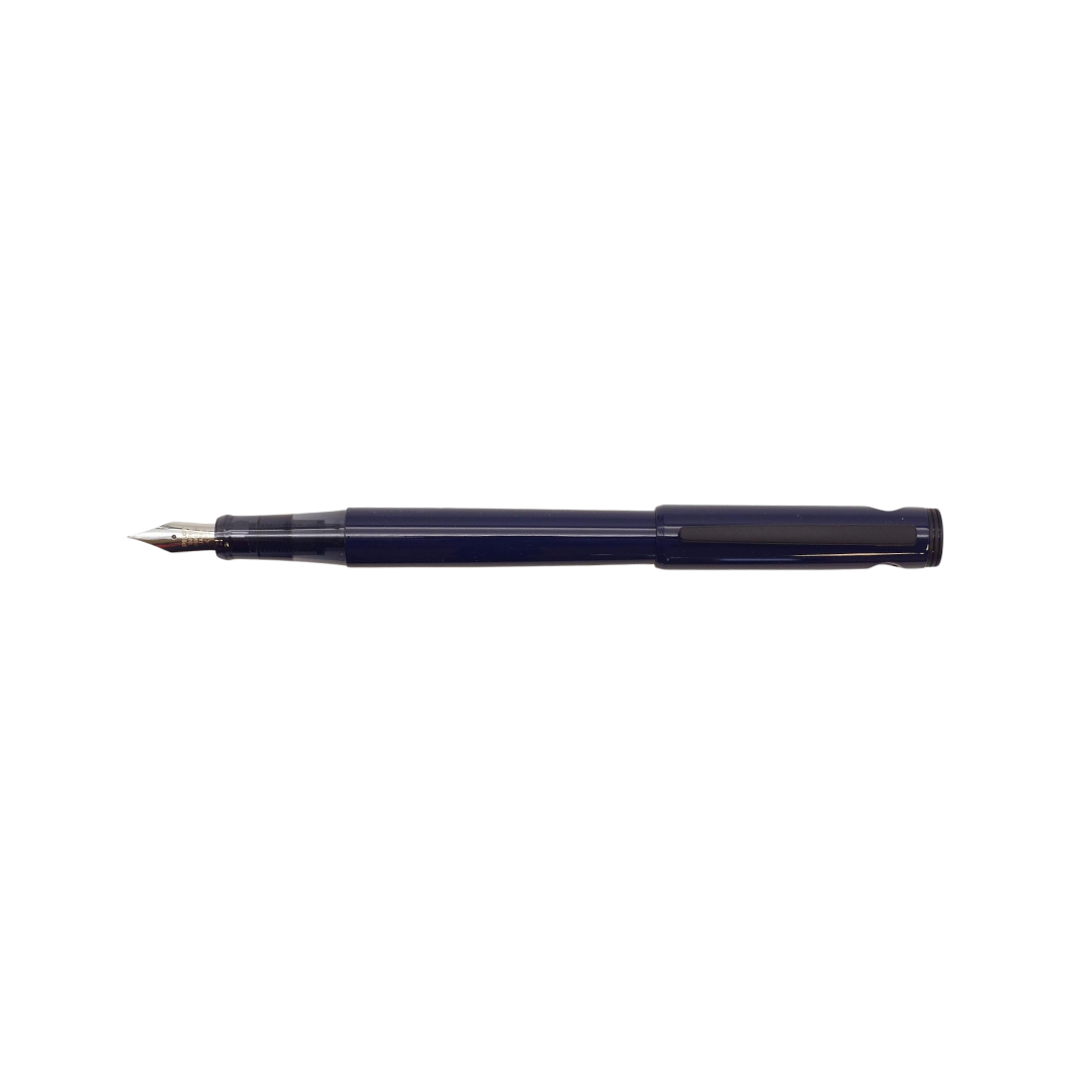 Pilot LIGHTIVE Fountain Pen - Active Navy — nib close-up