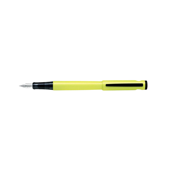 Pilot LIGHTIVE Fountain Pen - Active Yellow — nib close-up