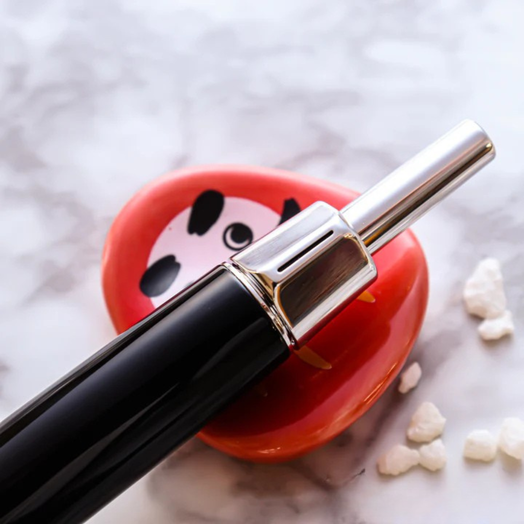 Pilot Vanishing Point Capless Luxury LS Fountain Pen - Black 18K Gold Rhodium-plated Nib — flat lay