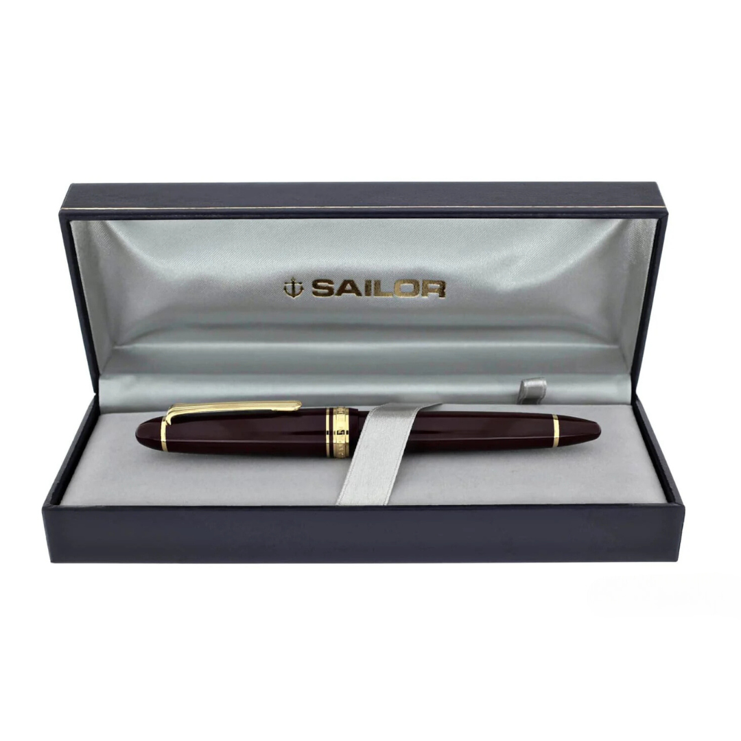 Sailor 1911S 14k Nib Fountain Pen - Maroon with Gold Accent [Pre-Order] — flat lay