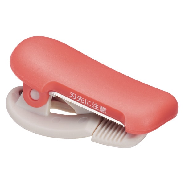 (DC) Kokuyo Me Clip-Type Tape Cutter (10-15mm) - Shell Pink — roll front