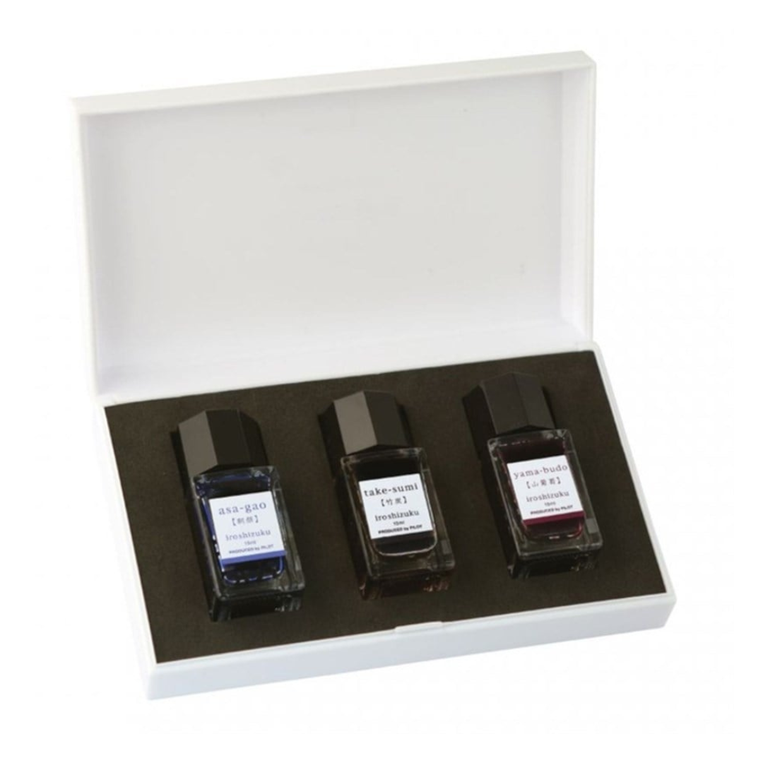 Pilot Iroshizuku 15ml Ink Bottle - Take-sumi (Charcoal Black) — label detail