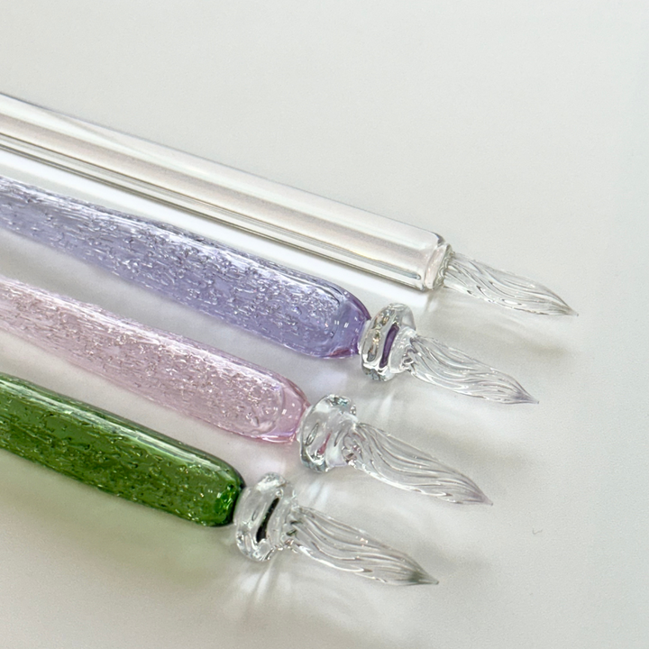 Matsubokkuri Tsubutsubu Glass Fountain Pen - Pink — flat lay
