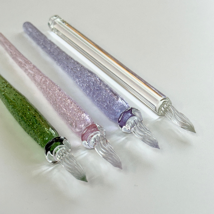 Matsubokkuri Tsubutsubu Glass Fountain Pen - Pink — flat lay