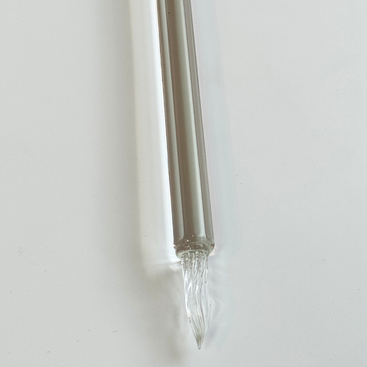 Matsubokkuri Tsubutsubu Glass Fountain Pen - Blue — flat lay
