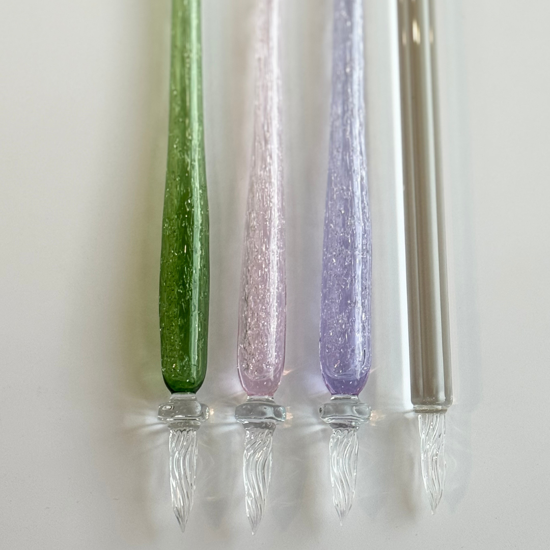 Matsubokkuri Tsubutsubu Glass Fountain Pen - Green — flat lay